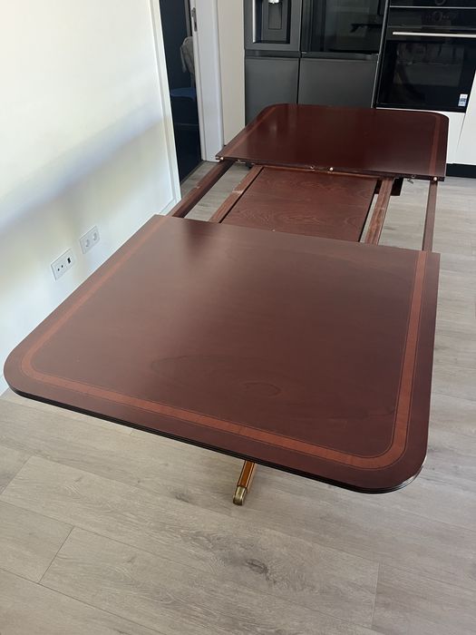 Mesa de madeira maciça