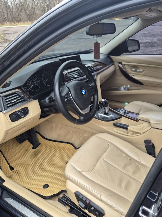 BMW 328I 2012 року