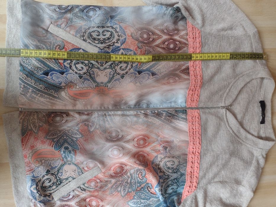 Sweterek/bluzka na suwak