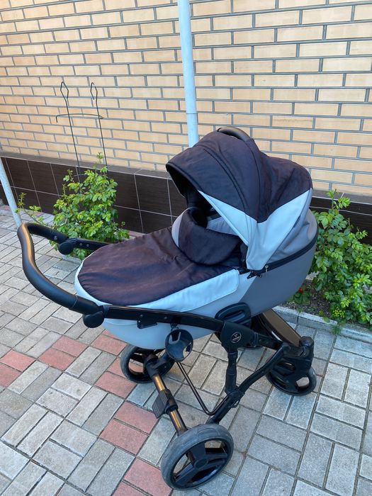 Візочок, коляска дитячий універсального кольору