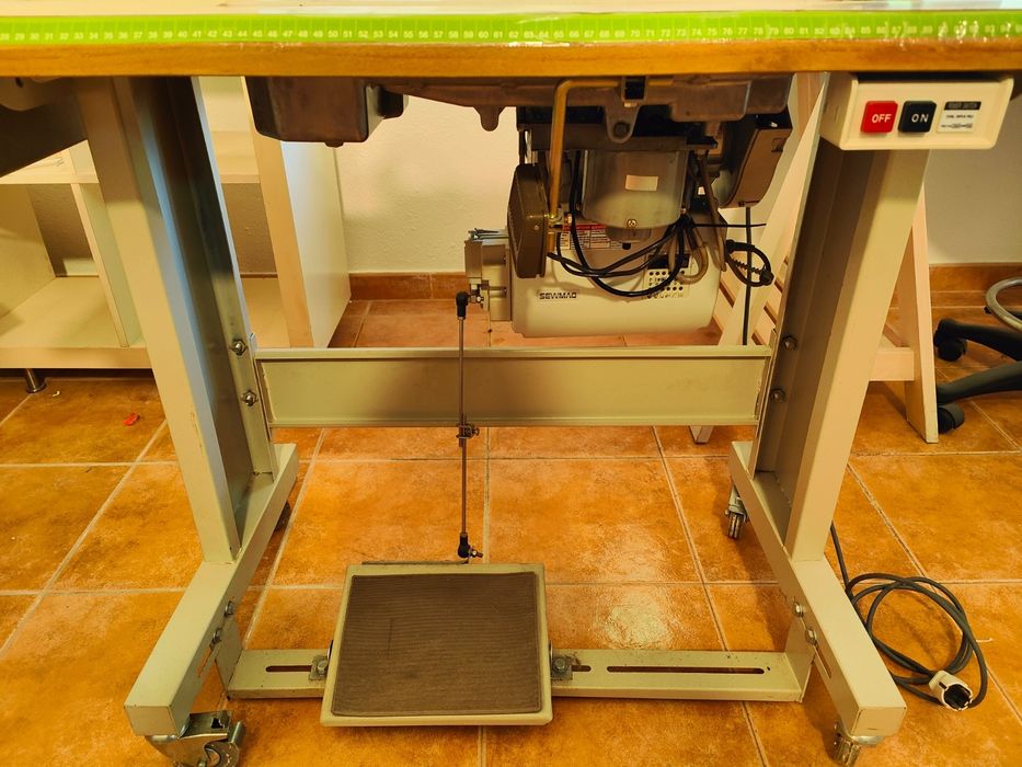 Máquina de costura industrial