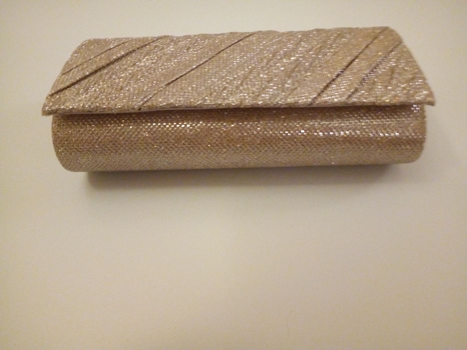 Pochetes de cerimónia novas, desde