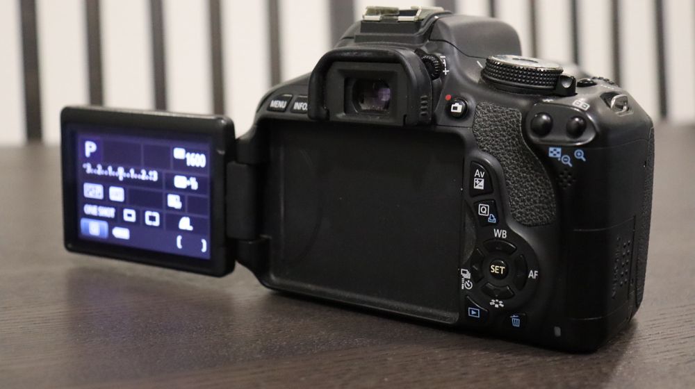 Canon EOS 600D + Lente 28-90mm — Excelente Estado