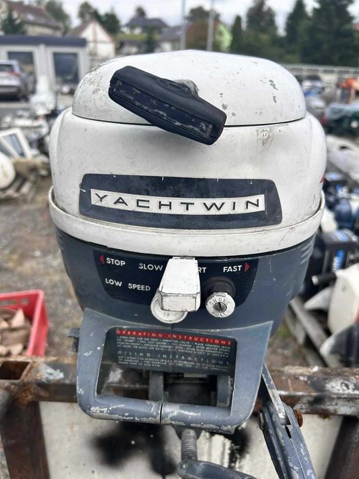 Evinrude 3KM spodzina bez śruby, rumpel