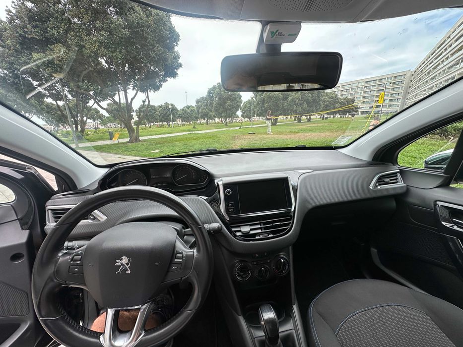 PEUGEOT 208 78000 km