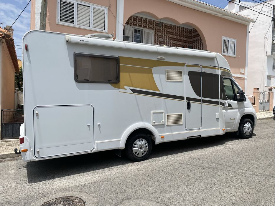 Vendo autocaravana CARADO cama central