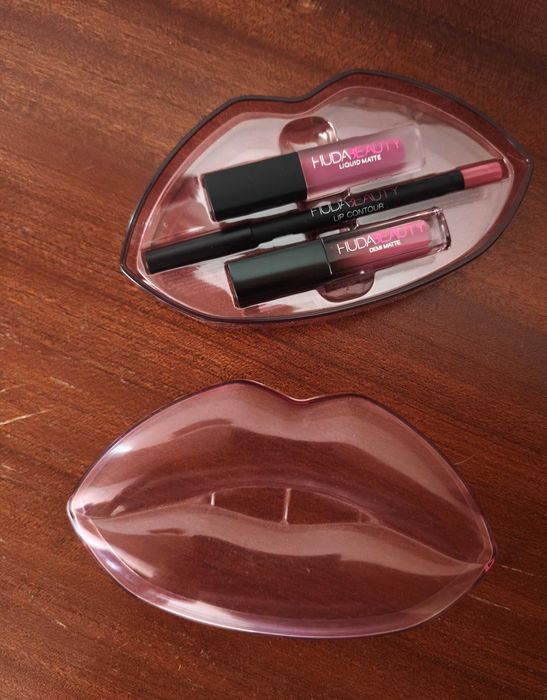 Kit de Lábios Huda Beauty Matte & Cream (Trio) – NOVO / ORIGINAL