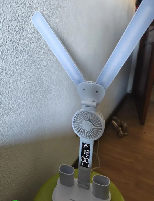 Настольная  светодиодная лампа сенсорная с вентилятором и часами