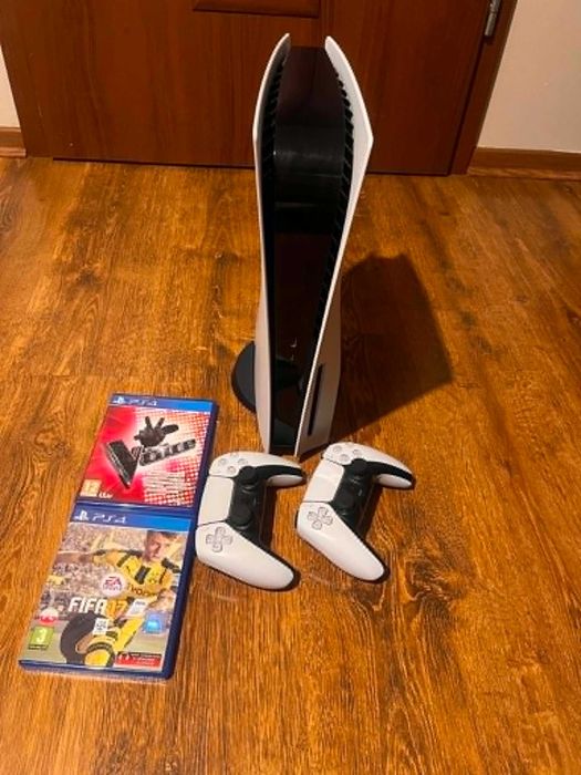 PlayStation 5 825GB
