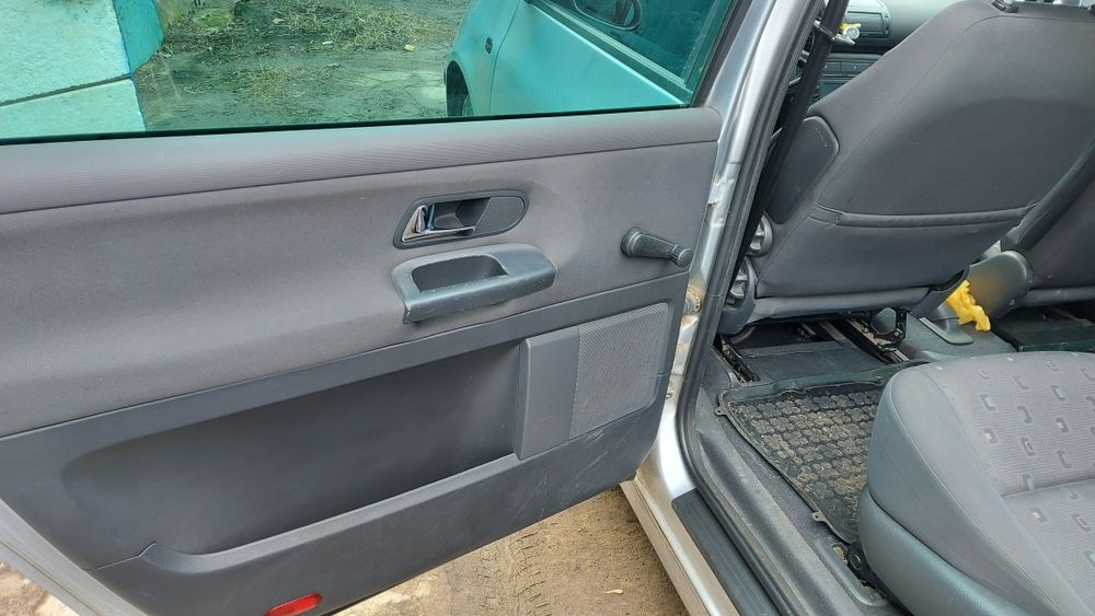 Продам минивен 7 мест