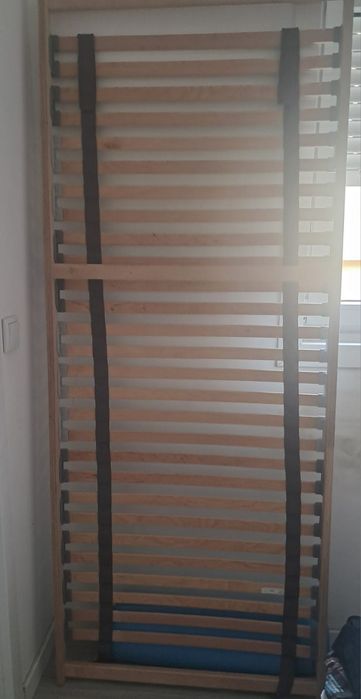 Estrado de ripas IKEA