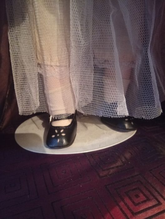 Boneca dama antiga porcelana