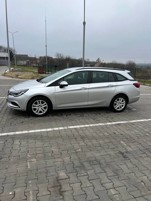 Продам Opel Astra K. 2016р. 1.6дизель