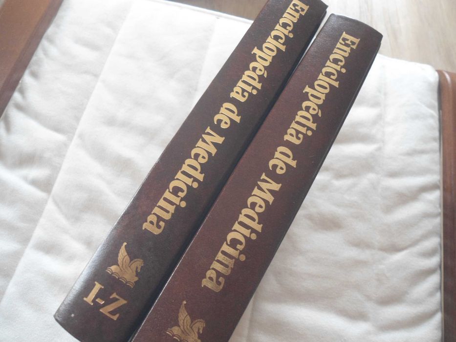 Enciclopédia de Medicina em 2 volumes (1992)