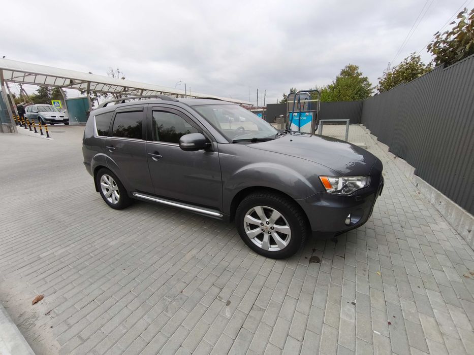 Mitsubishi Outlander 2010