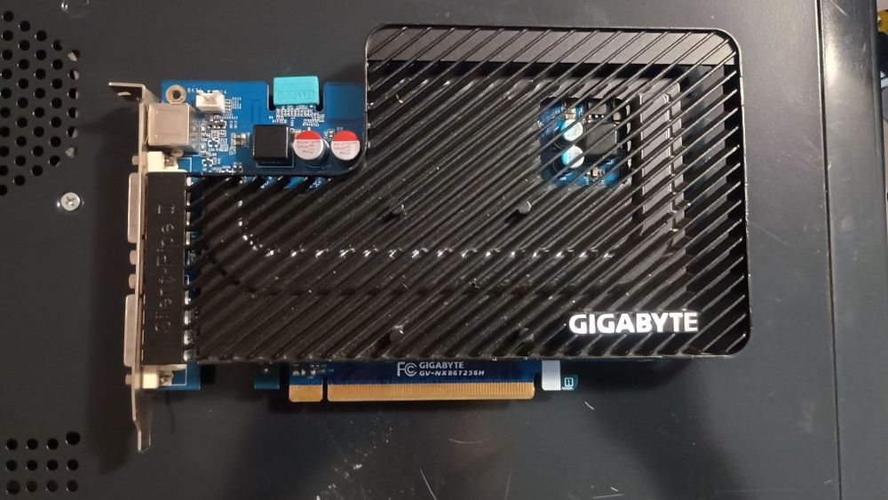 Karta graficzna gigabyte GV-NX86T256H