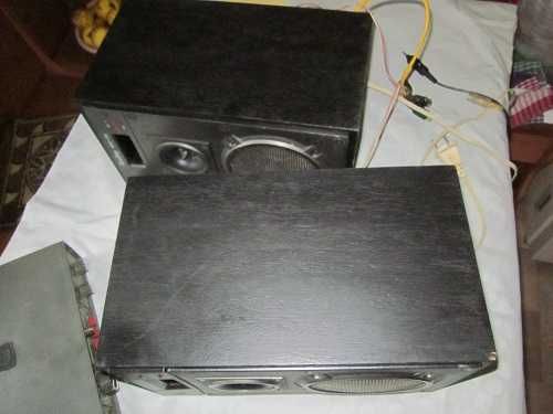 Колонки, блок живвлення ,підсилювач.