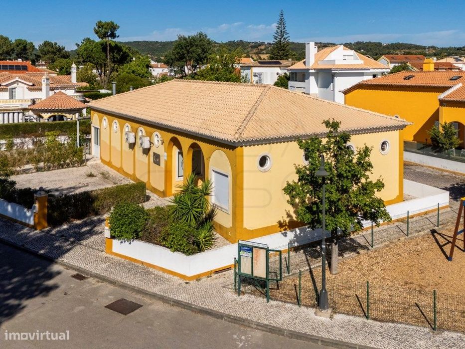 Restaurante mobilado e equipado com esplanada no Condomínio Casas d...