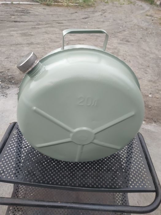Продам канистры металлические 20л,10л,5л