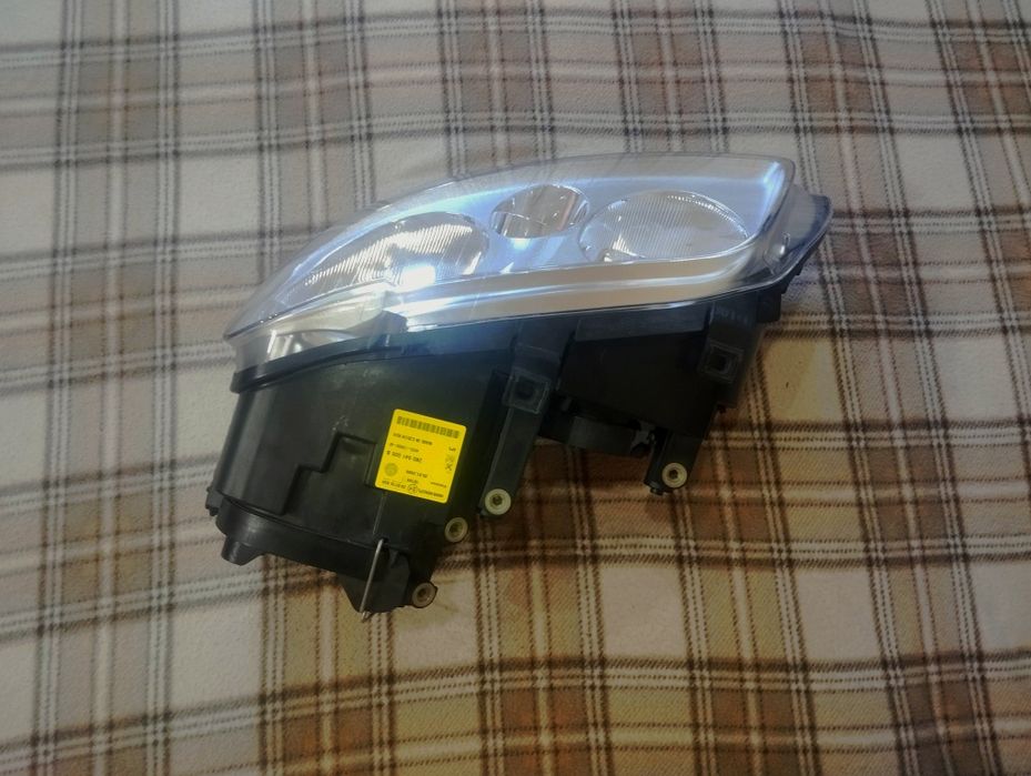 Фара передня ліва Volkswagen caddi.