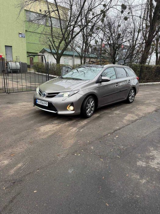 Здам в оренду/прокат TOYOTA AURIS 1.8 ГАЗ HYBRID универсал