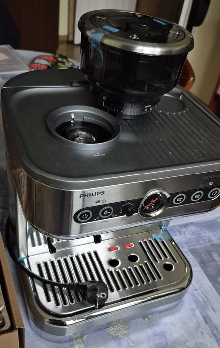 Philips Barista Brew PSA3228-01 expres kolbowy z młynkiem (XI 2025r.)