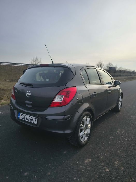 Opel corsa 2011 1.4