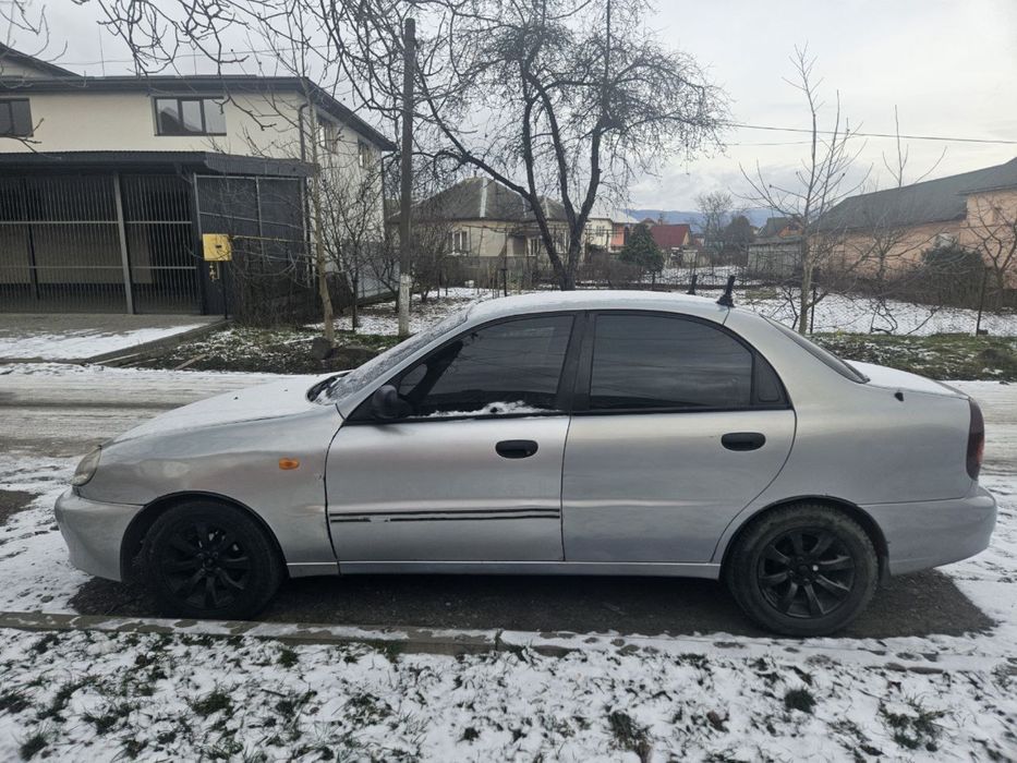 Део ланос 1.5 максимальна комплектація