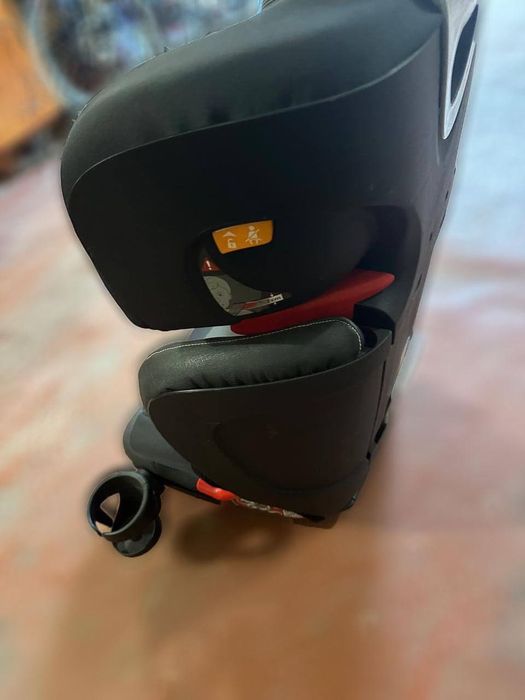 Автокрісло Chicco Oasys