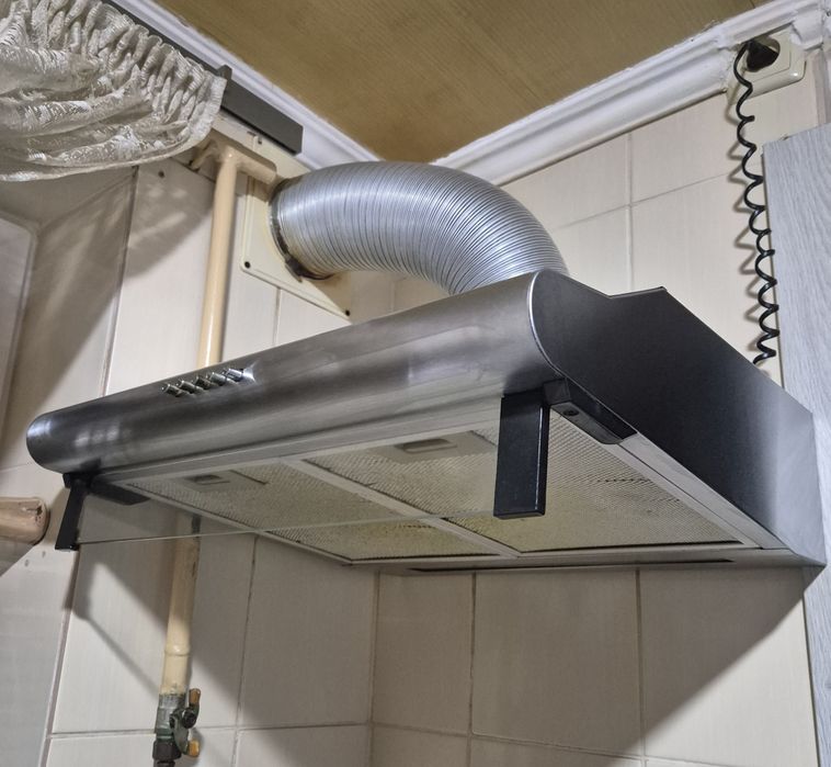 Продам кухонну витяжку