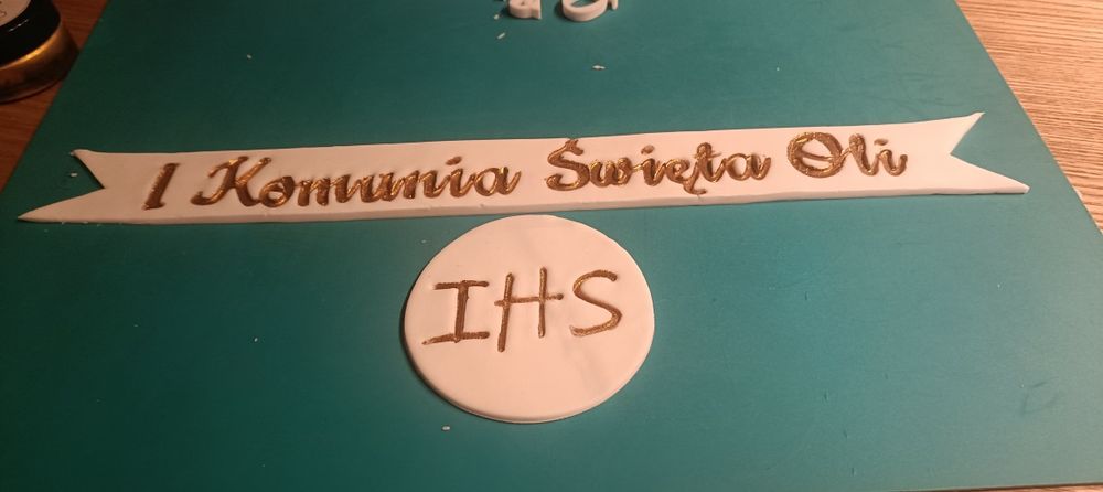 Napis z masy cukrowej