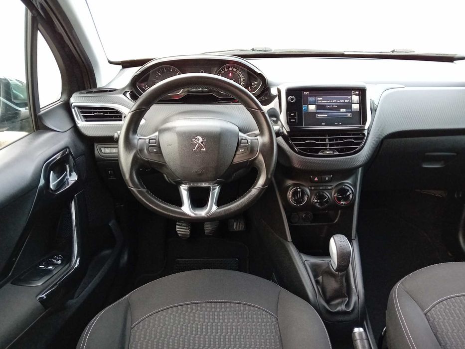 Peugeot 208 1.2i Style