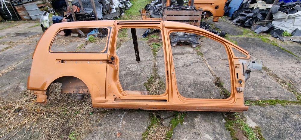 próg+błotnik prawy vw caddy iii maxi 2k5