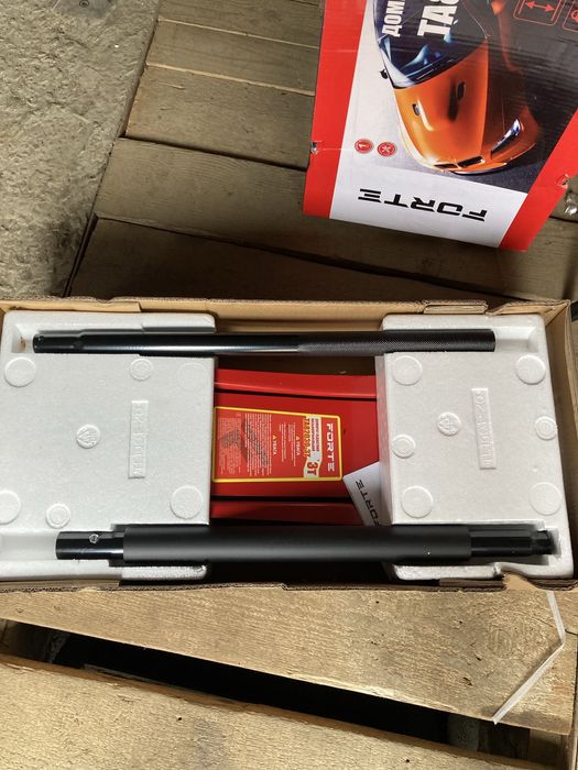 Домкрат підкатний низькопрофільний- TA82030-3T (FORTE)