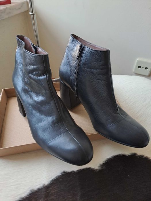 Botas em pele preta- Hispanitas