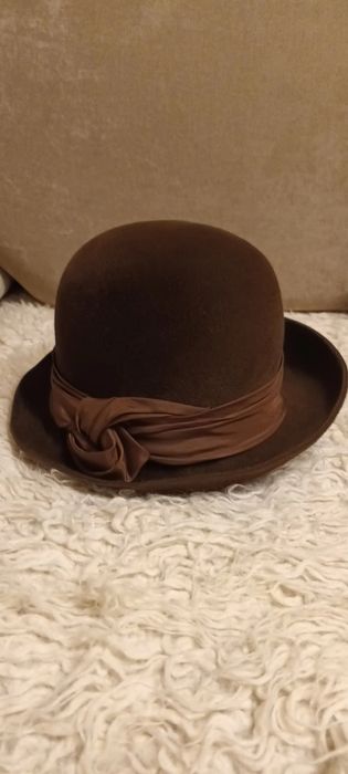 Kapelusz filcowy ręcznie robiony przez Krakowską Modystkę
