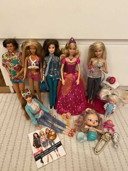 Bonecas Barbie e Ken