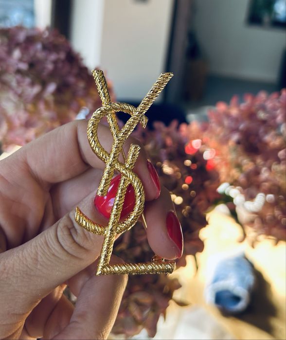 Nowa zlota broszka 7 cm