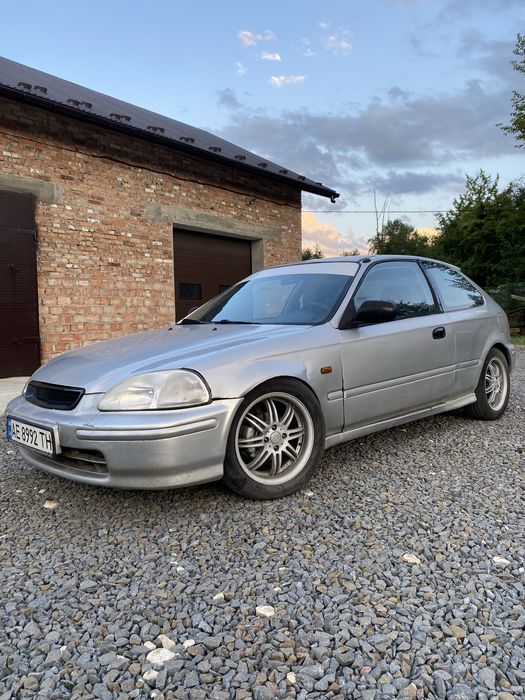 Продам Honda Civic 1997р 1.4 бензин