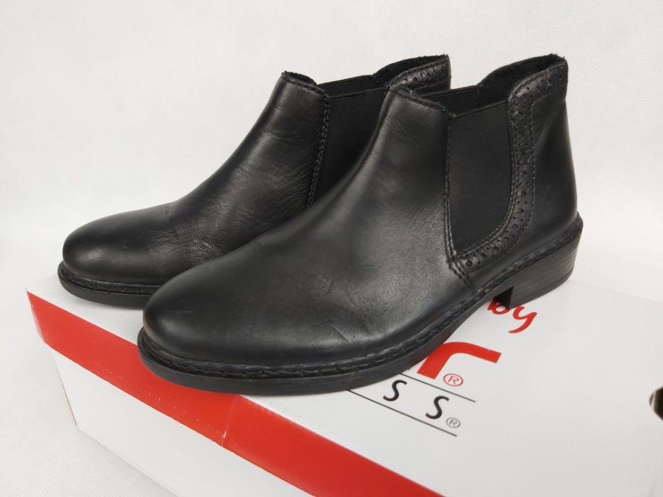 Botki czarne sztyblety RIEKER antistress 36