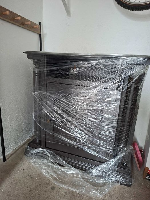 Movel com bar secreto em madeira maciça