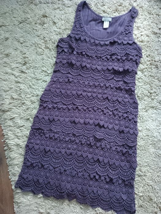 Dopasowana sukienka Mandarin 36 haftowana kolor ba