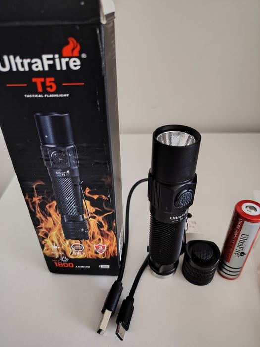 "UltraFire T5 – Pequena, Ultraleve e Poderosa! Domina a Noite com Luz