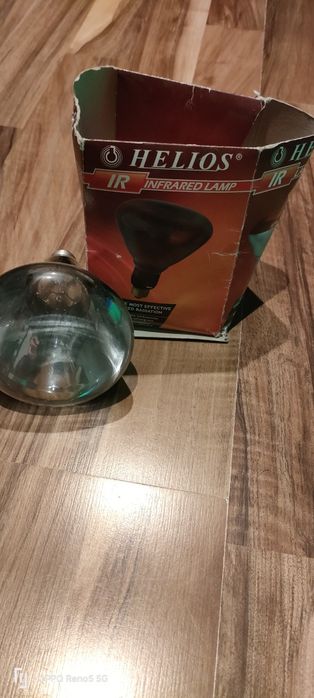 Dwie duże żarówki