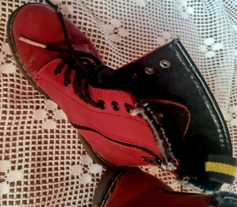 Bordowe buty za kostkę