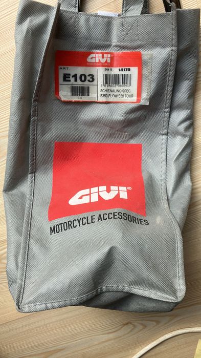 Pega para passageiros GIVI Motorcycle Accessories