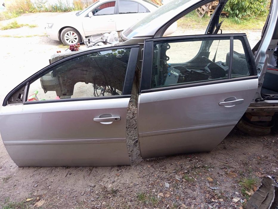 Продам дверки Вектра С універсал