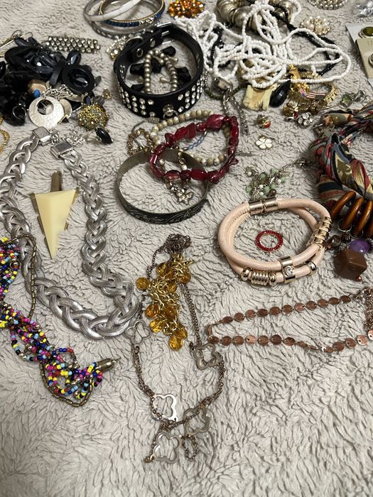 Набір біжтерії, Великий лот біжутерії, 50/50 лом та цілі прикраси