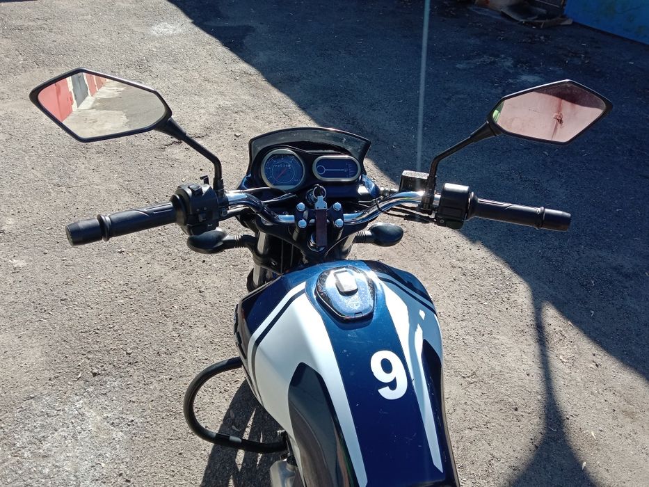 Продам Bajaj v15