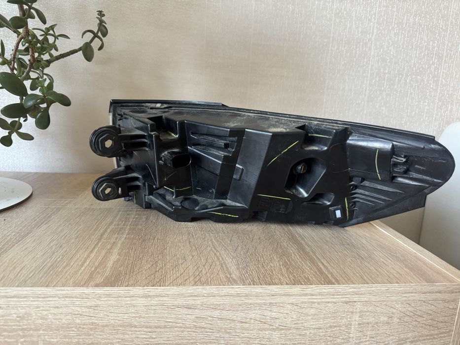 Vw id4 2023 usa задня фара